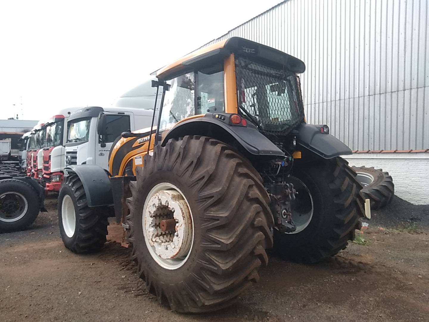 TRATOR VALTRA A850