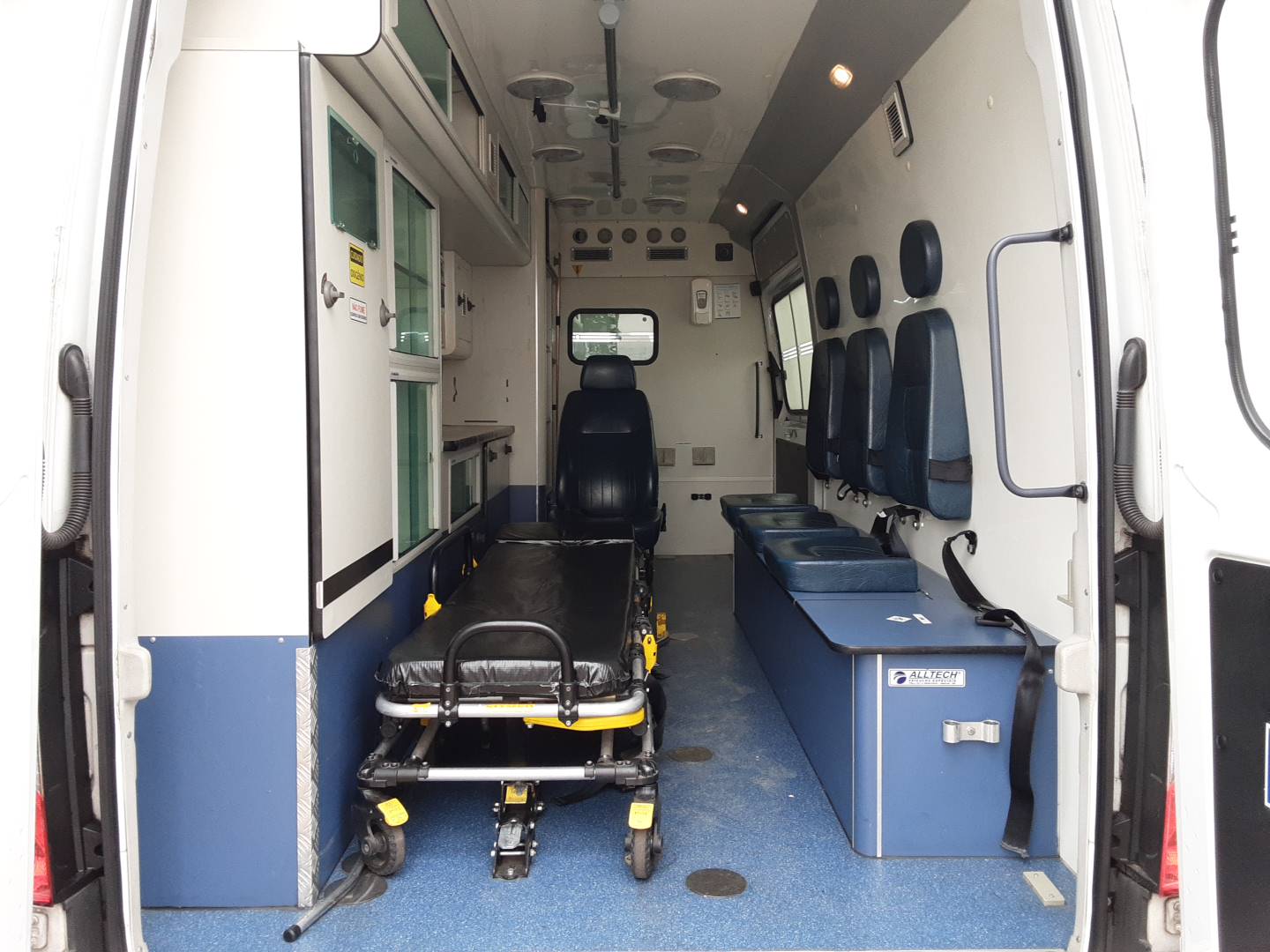 MERCEDES-BENZ/416 ALLT AMBULANCIA