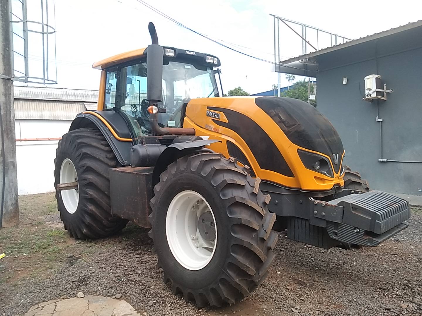 TRATOR VALTRA A850