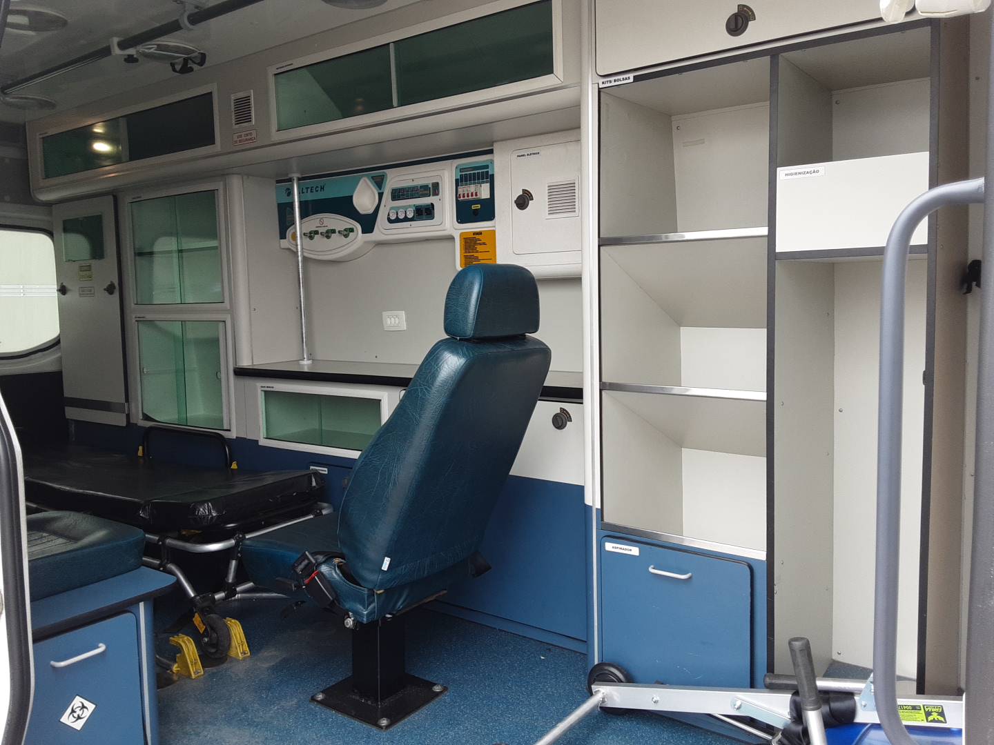 MERCEDES-BENZ/416 ALLT AMBULANCIA