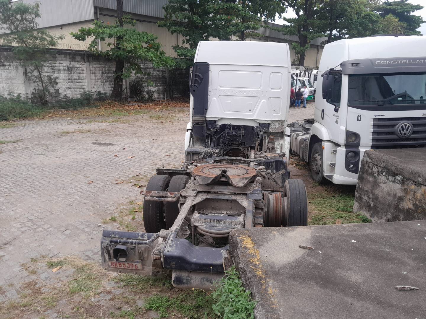 VOLKSWAGEN CONSTELLATION 25.420