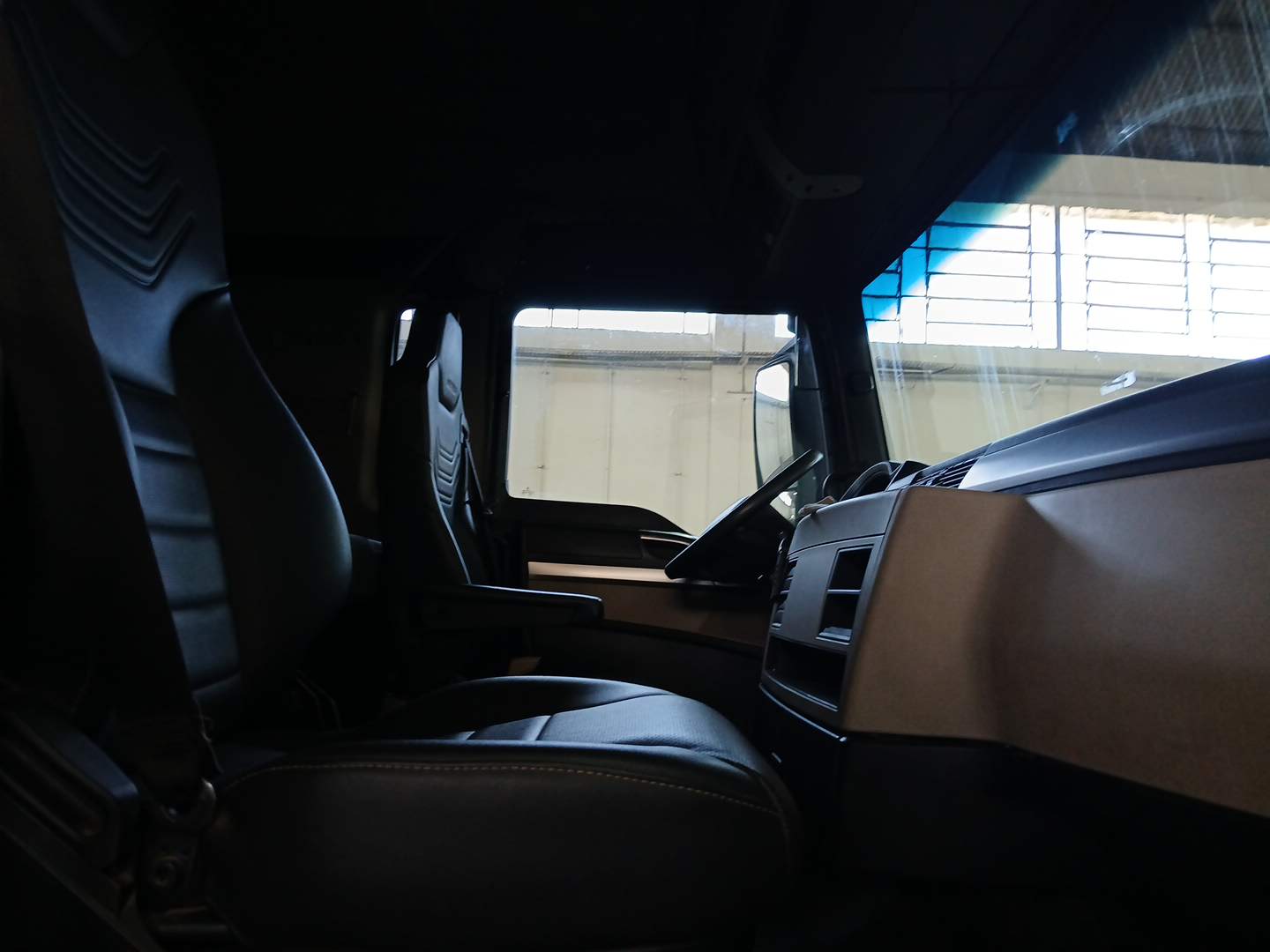 VOLKSWAGEN/29.520 METEOR 6X4