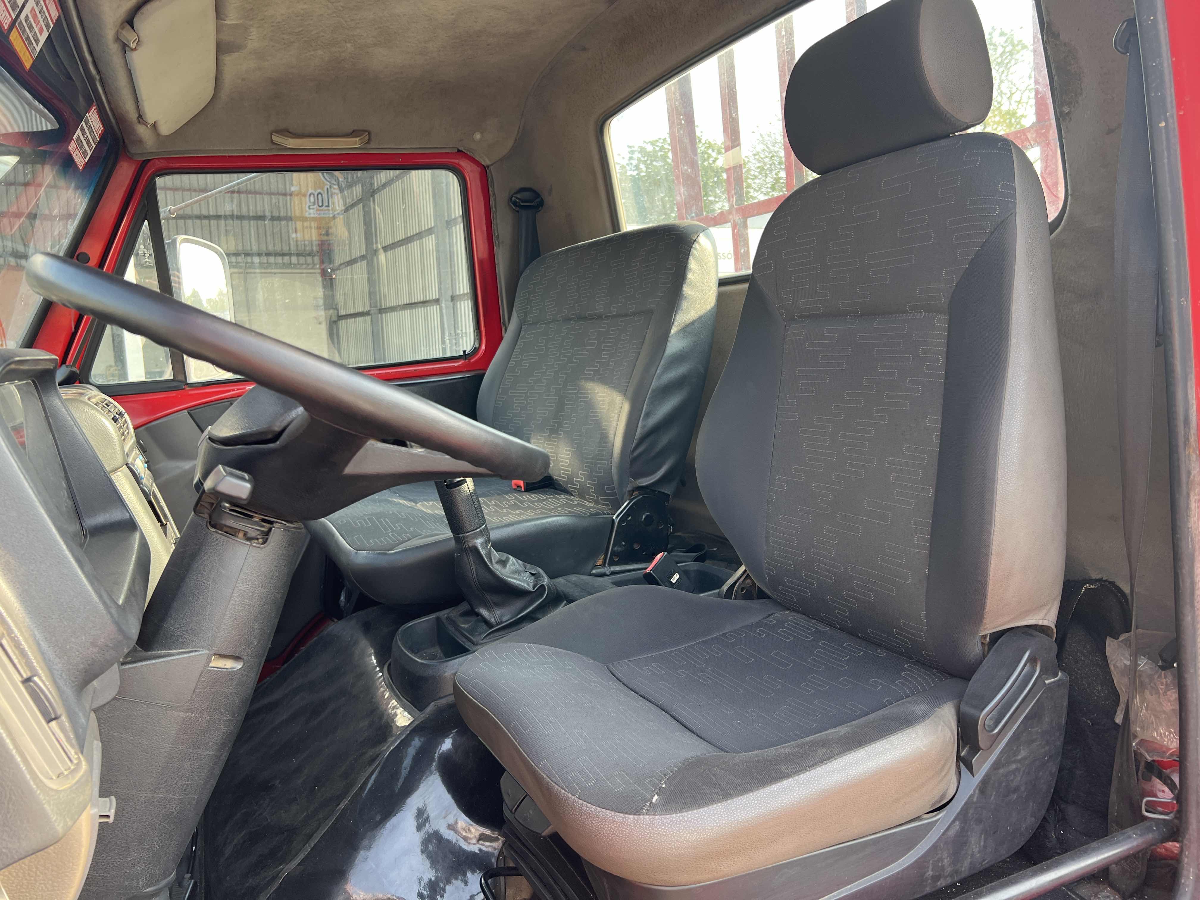 VOLKSWAGEN/13.190 WORKER