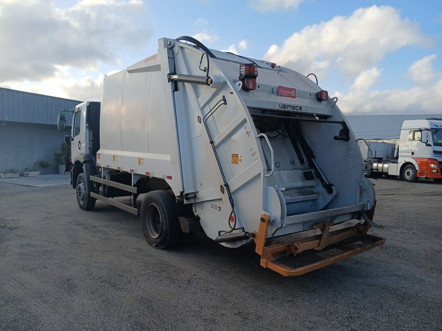 17-260 E CONSTEL. 4X2 2P (DIESEL) (E5)