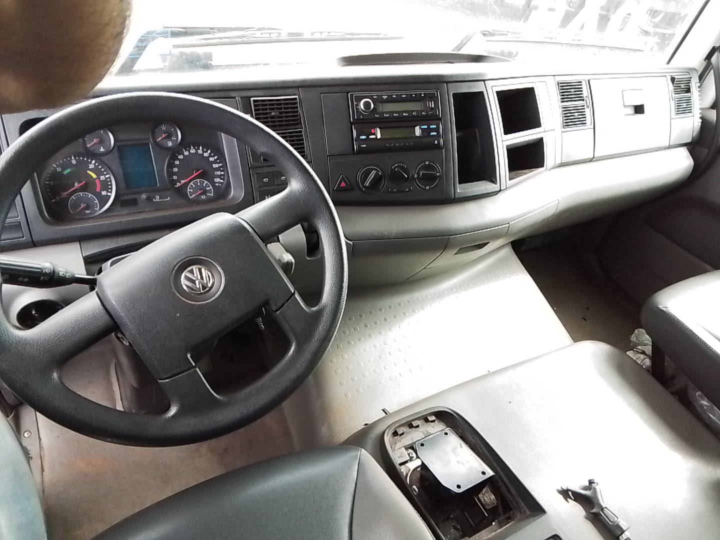 VOLKSWAGEN CONSTELLATION 33.460