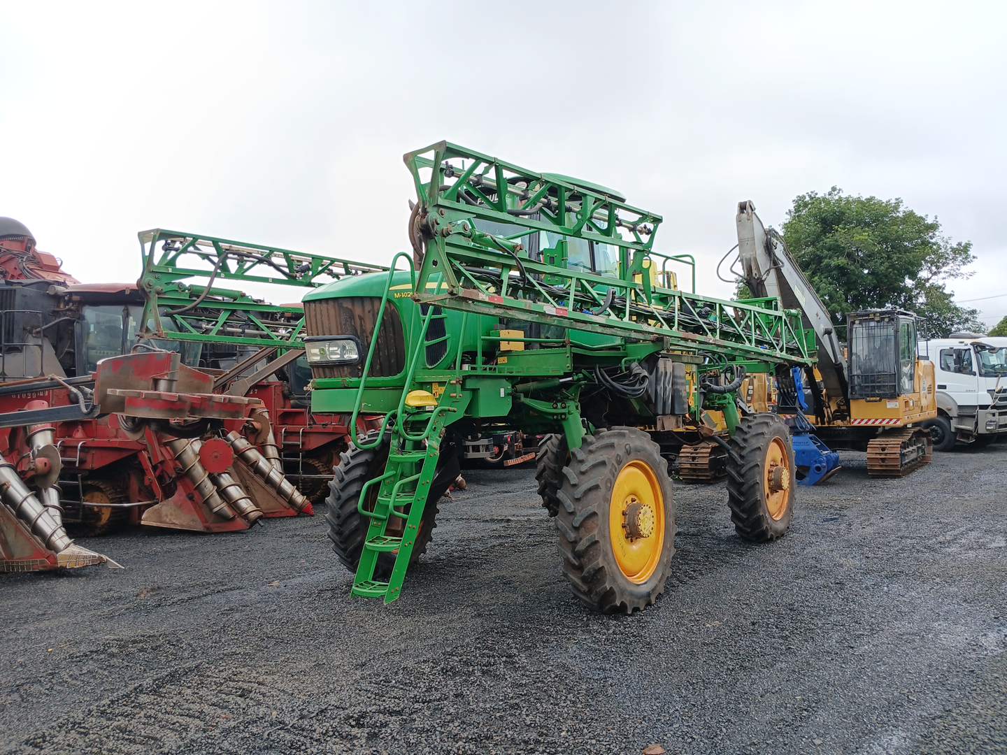 PULVERIZADOR AUTOPROPELIDO M4025