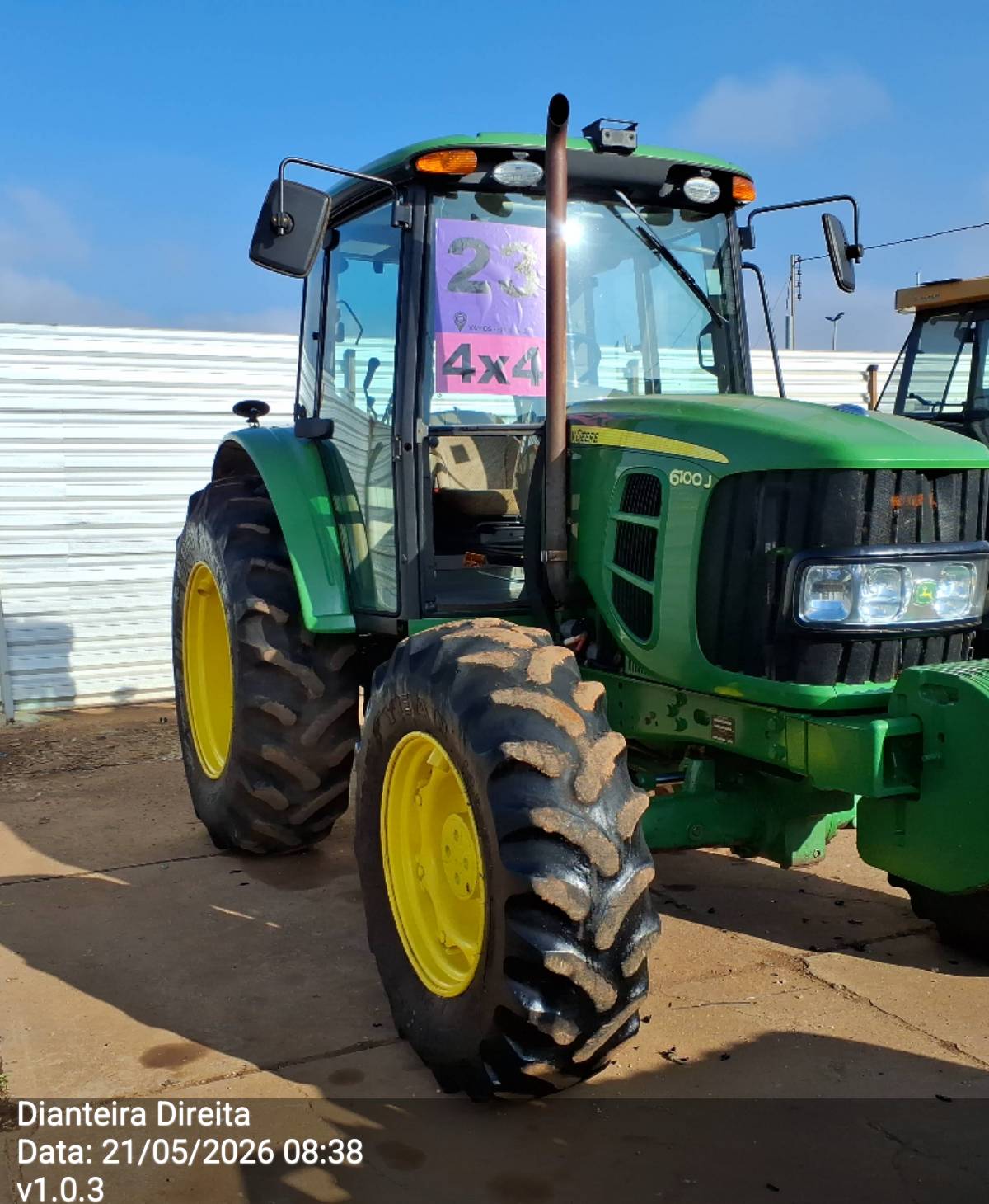 TRATOR 6100J
