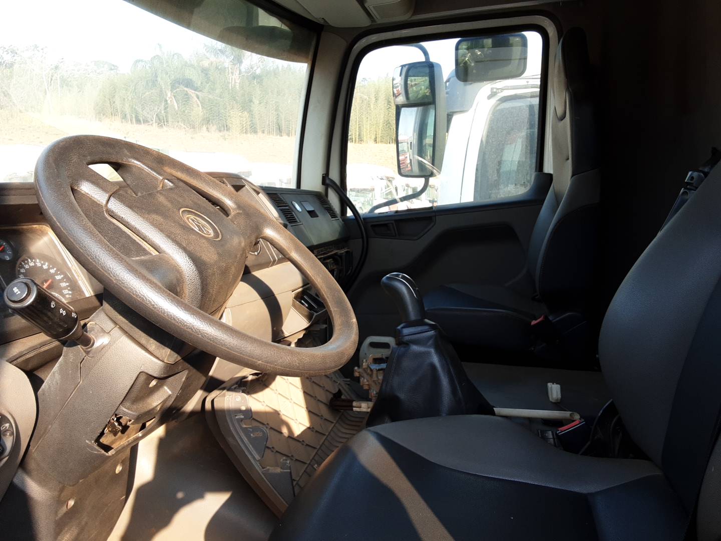 VOLKSWAGEN CONSTELLATION 33.460