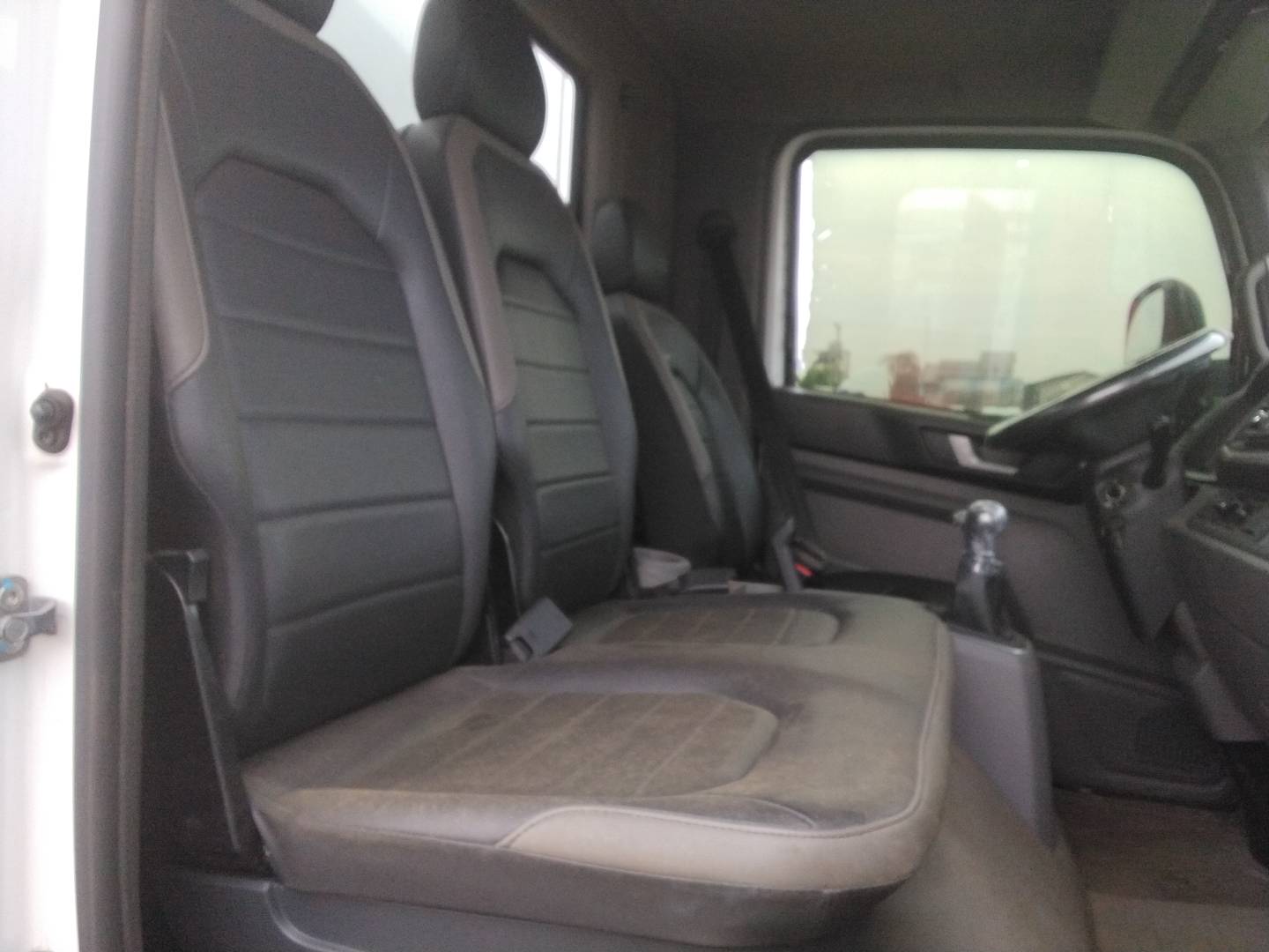 VOLKSWAGEN/11.180 DRC 4X2