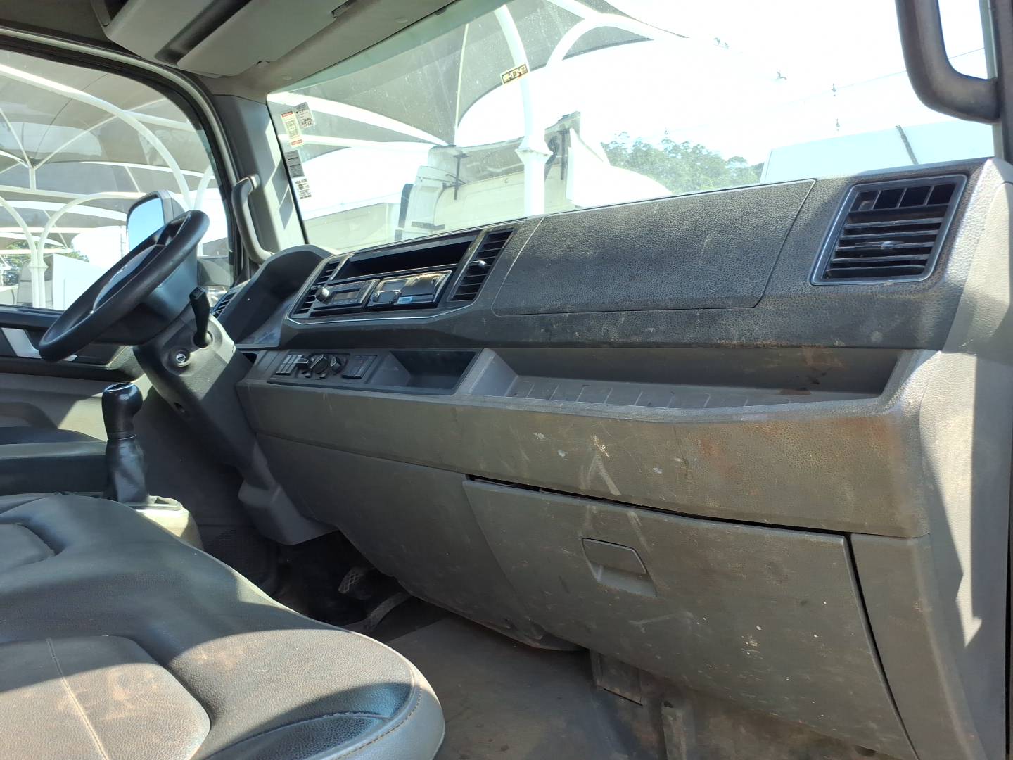 VOLKSWAGEN/11.180 DRC 4X2