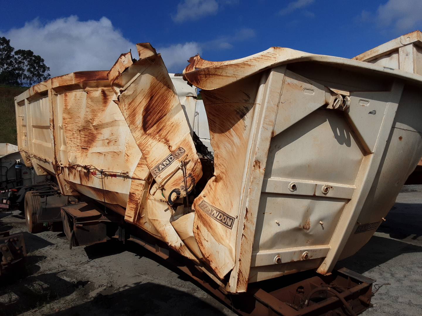 RODOTREM BASCULANTE