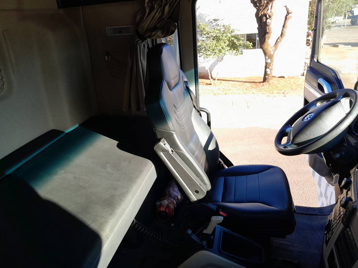 VOLKSWAGEN/29.520 METEOR 6X4