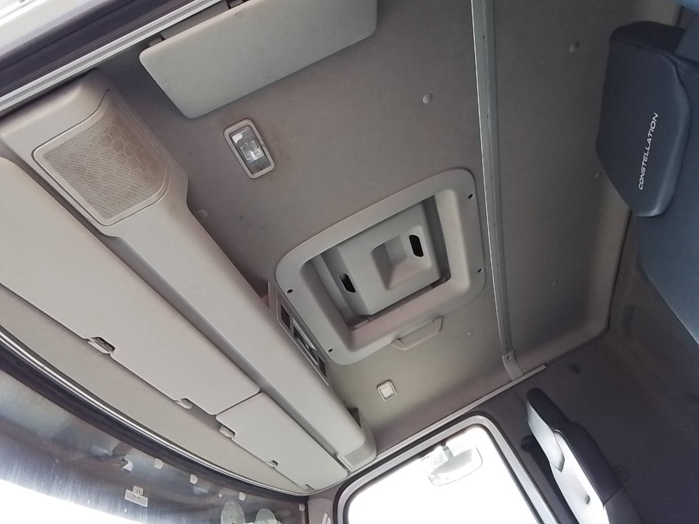 VOLKSWAGEN CONSTELLATION 33.460