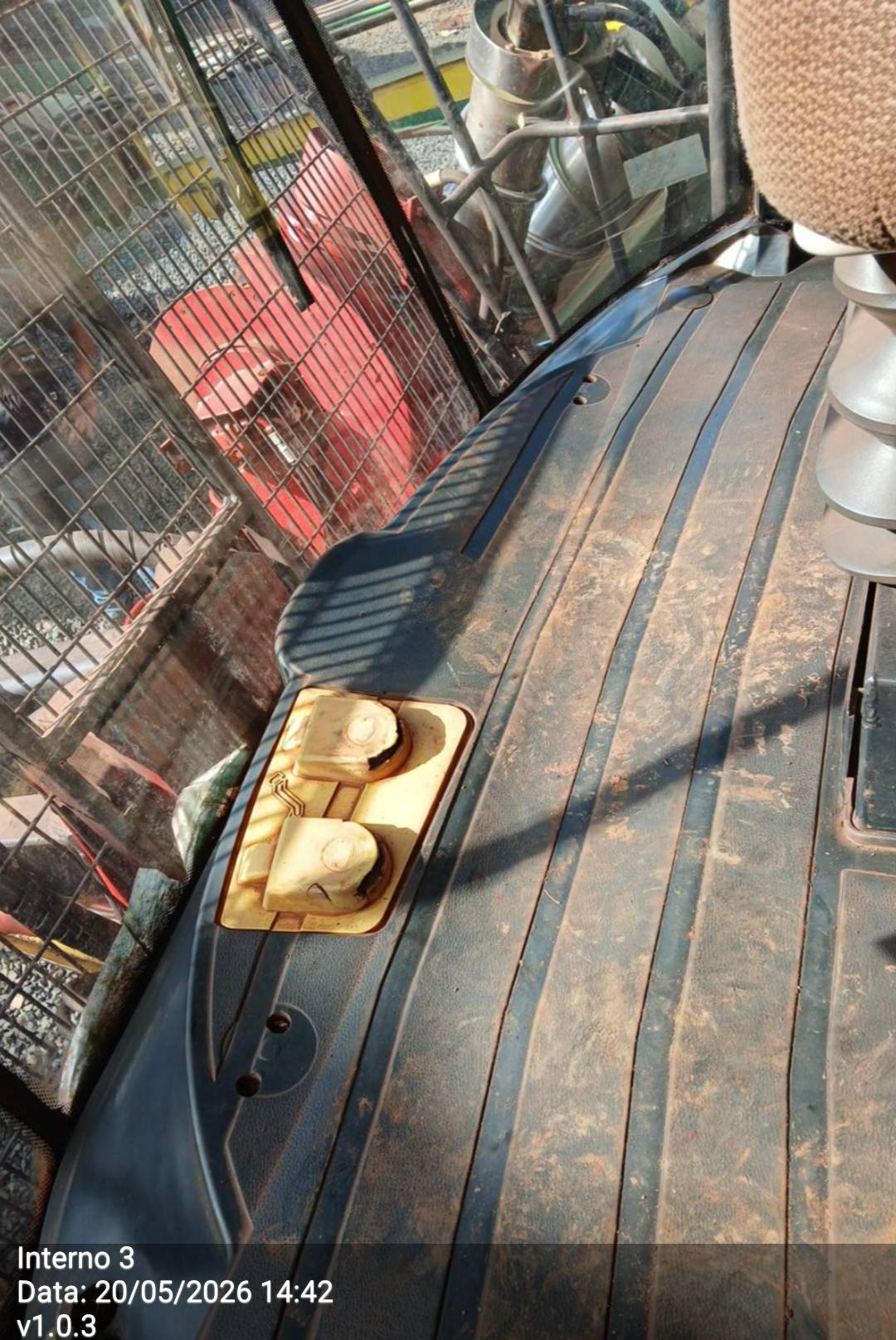 CASE 8810