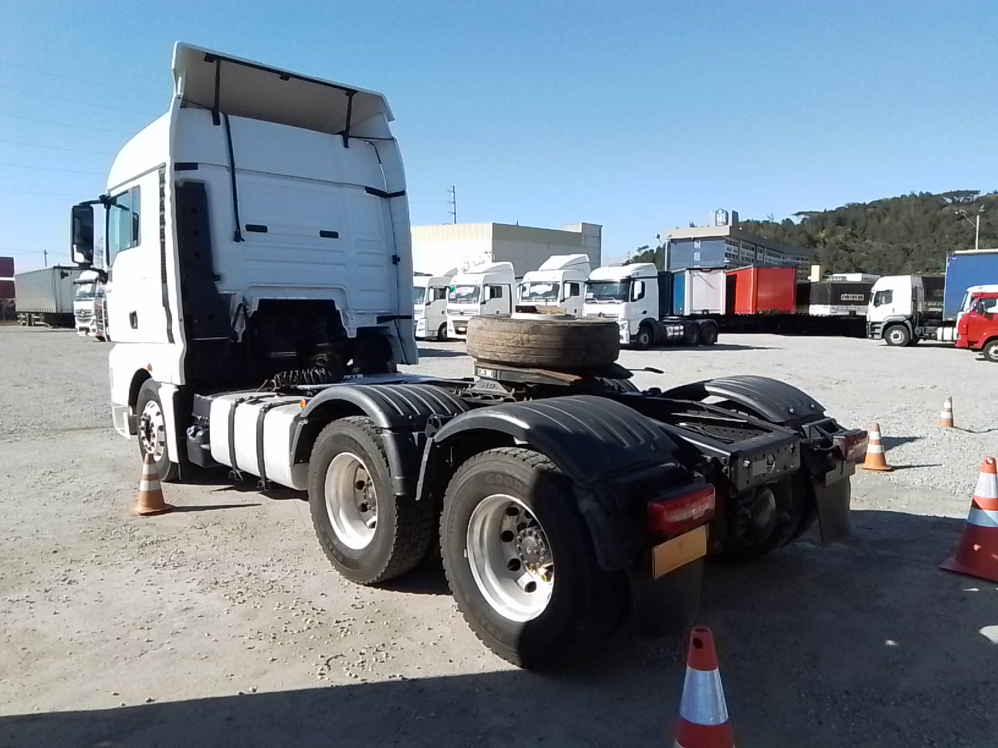 VOLKSWAGEN/29.520 METEOR 6X4