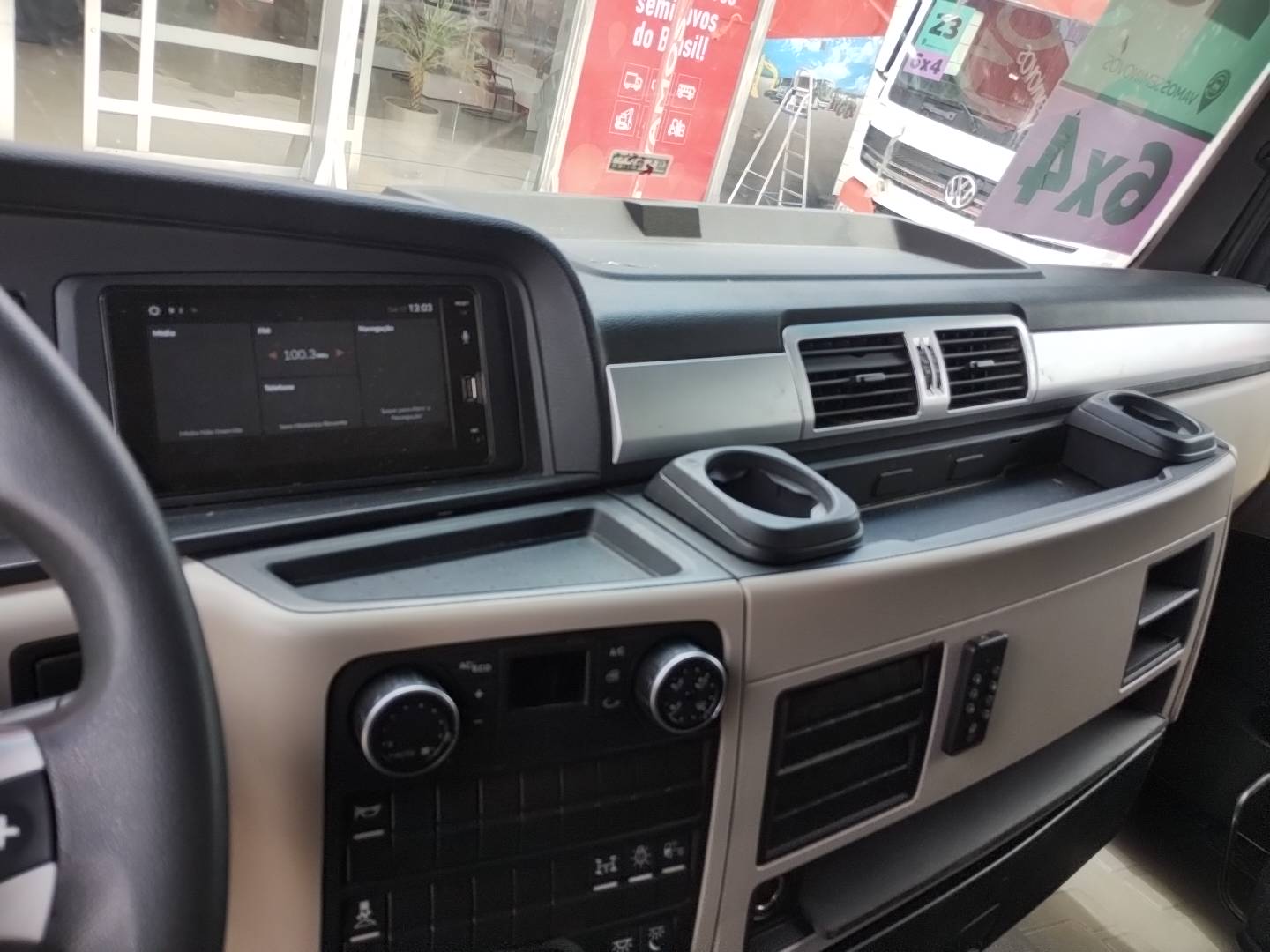 VOLKSWAGEN/29.520 METEOR 6X4