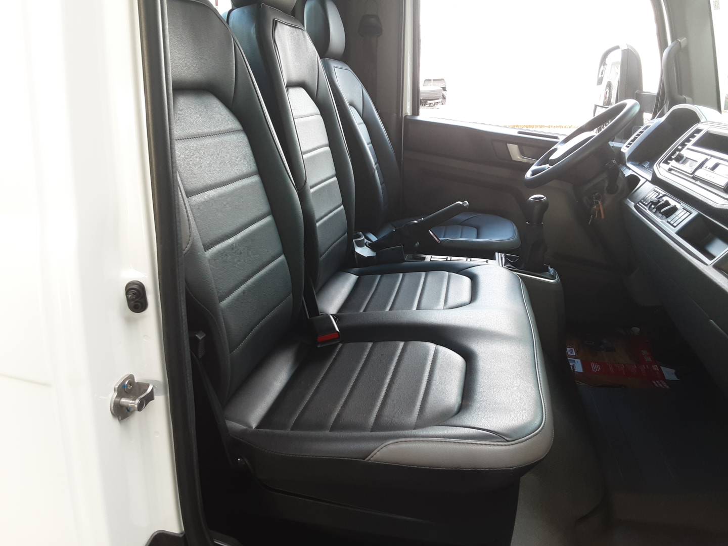 VOLKSWAGEN/6.170 DRF 4X2