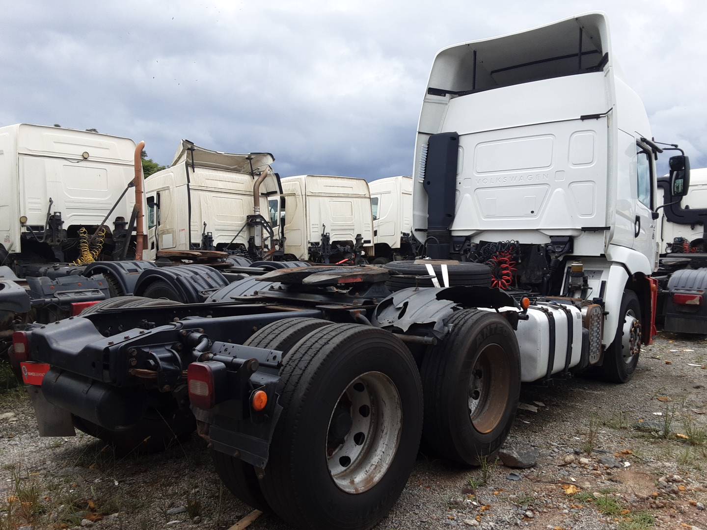 VOLKSWAGEN CONSTELLATION 25.420