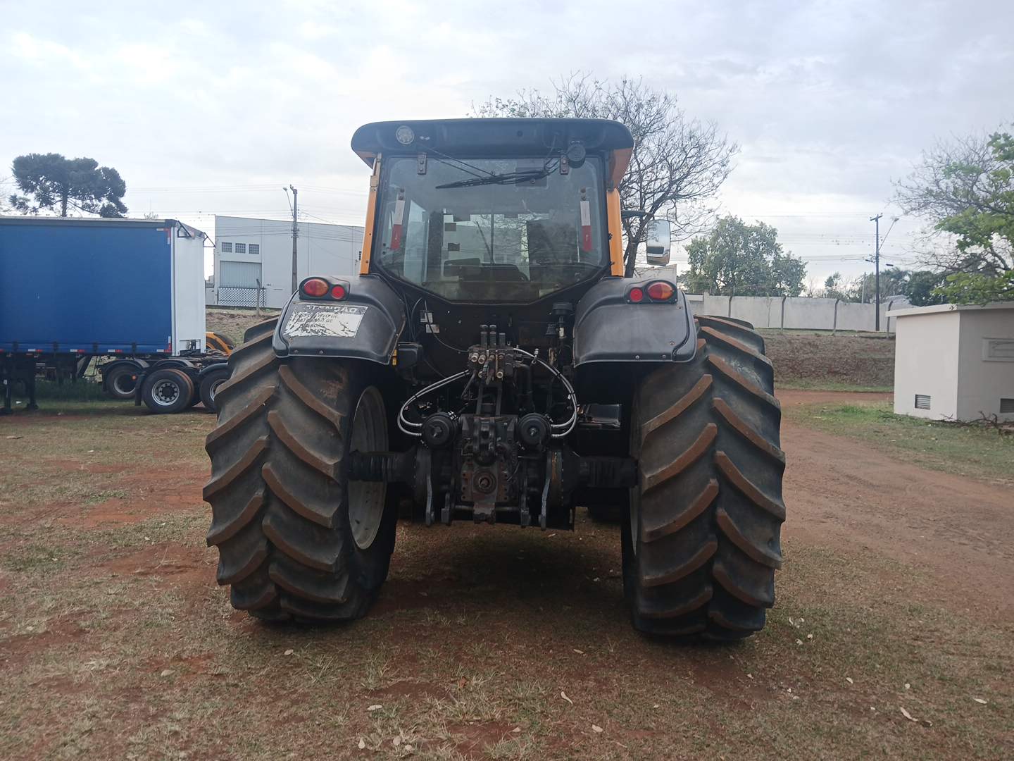 TRATOR BH 224 4X4