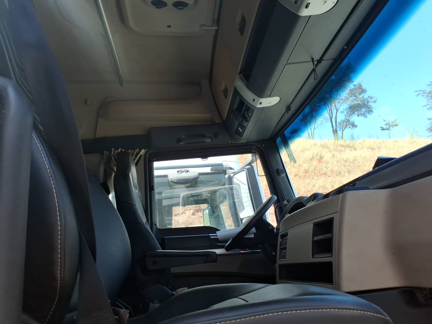 VOLKSWAGEN/29.520 METEOR 6X4