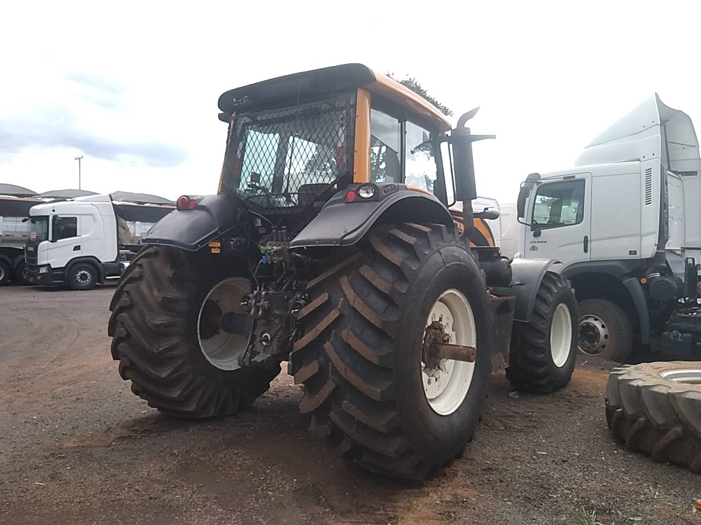 TRATOR VALTRA A850