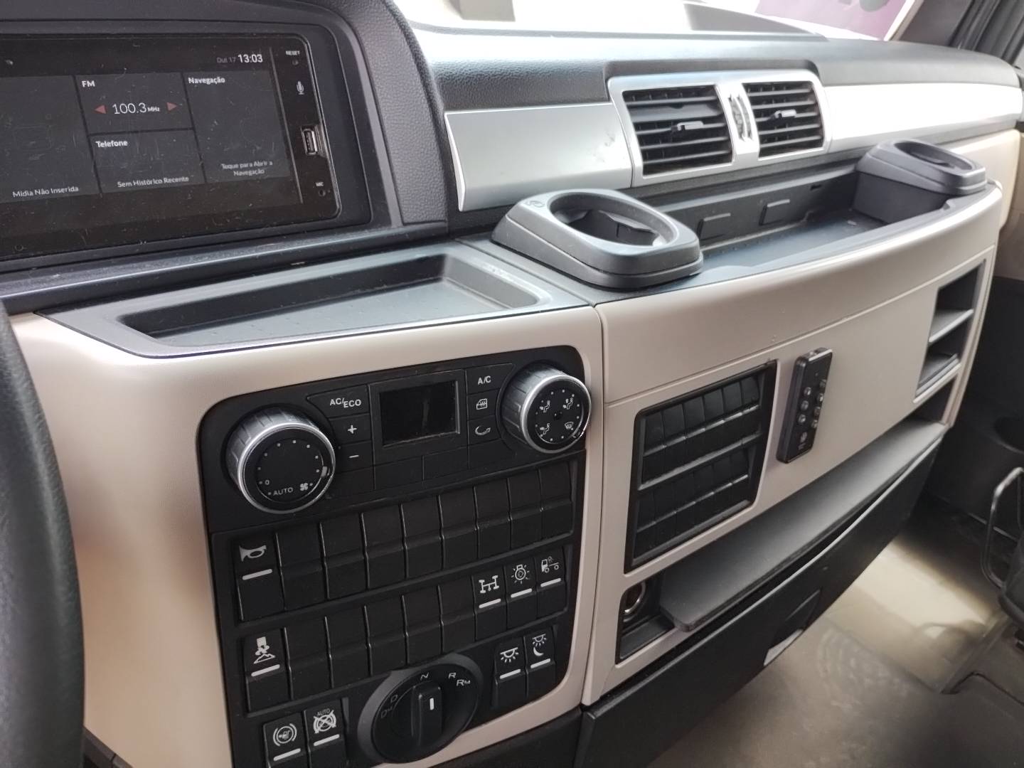 VOLKSWAGEN/29.520 METEOR 6X4