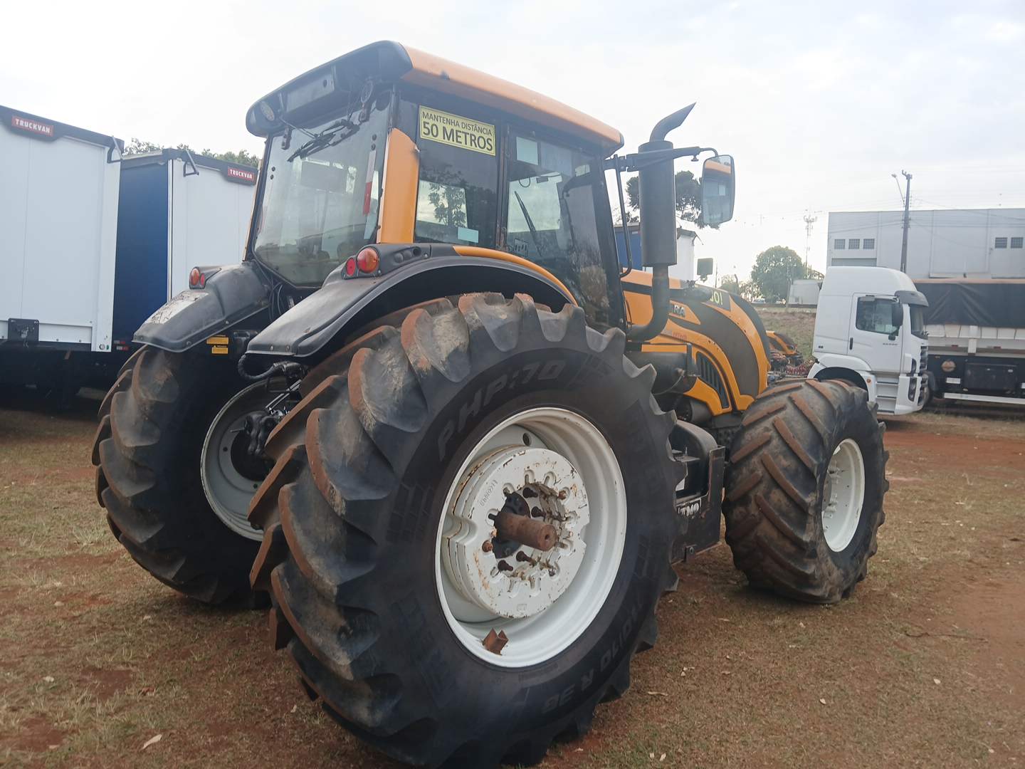 TRATOR BH 224 4X4