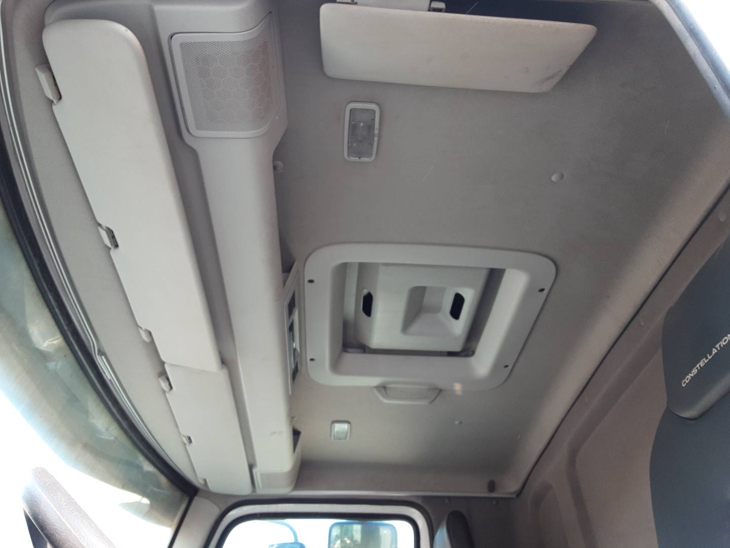 VOLKSWAGEN CONSTELLATION 33.460