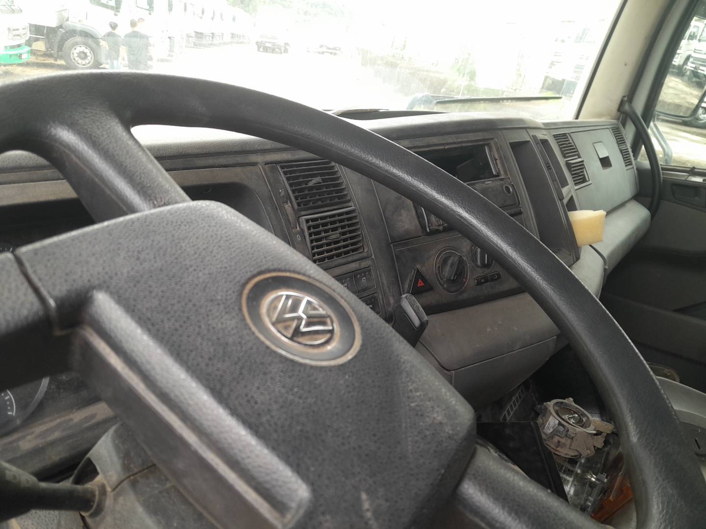 VOLKSWAGEN CONSTELLATION 25.420