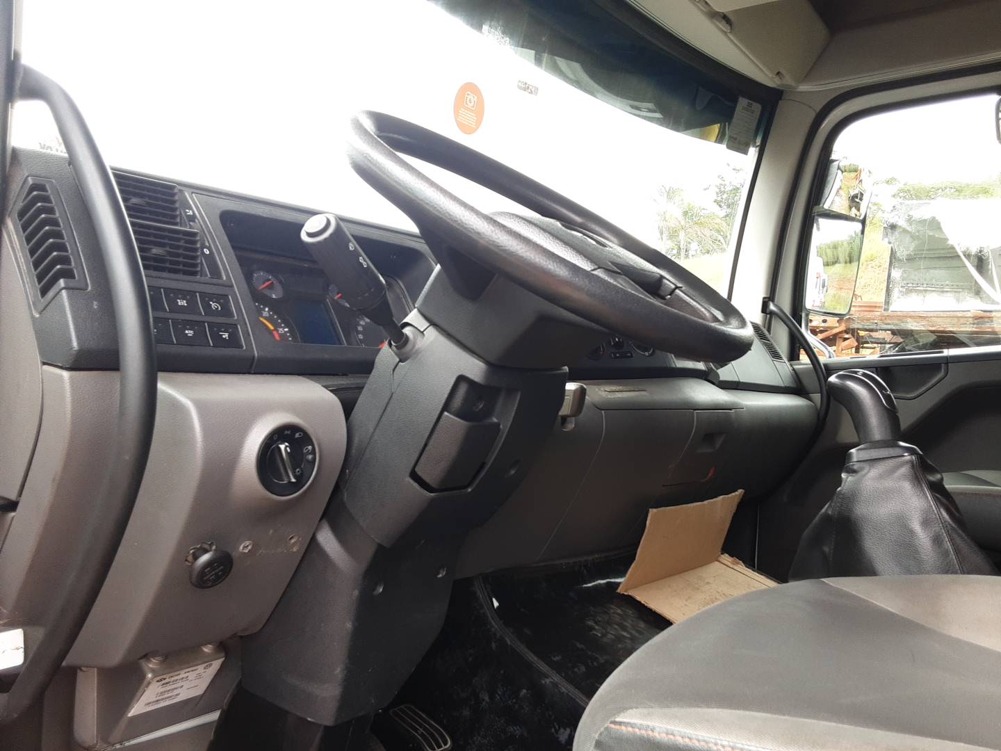 VOLKSWAGEN CONSTELLATION 25.420