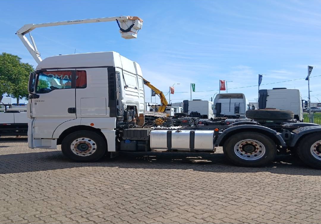 VOLKSWAGEN/29.520 METEOR 6X4